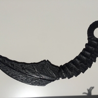 Maze knife from lucifer - Thumbnail 1