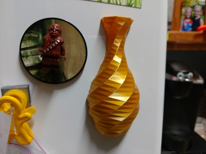 Magnetic Low-poly Rose Twist Vase 3D Print 165696