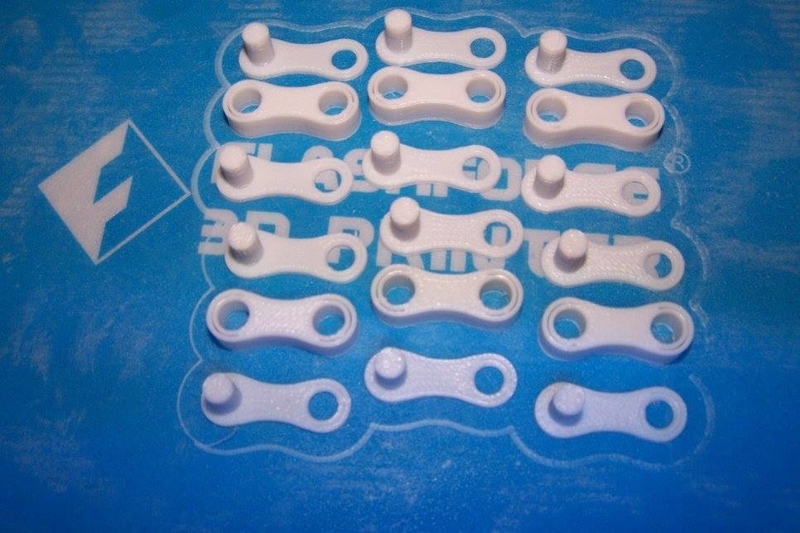 Snap together chain fidget