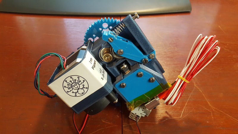 Easy exchange filament extruder 