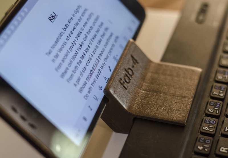 Bluetooth Keyboard smartphone/tablets stand