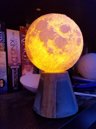 Moon Lamp with concrete/printed base 3D Print 179326