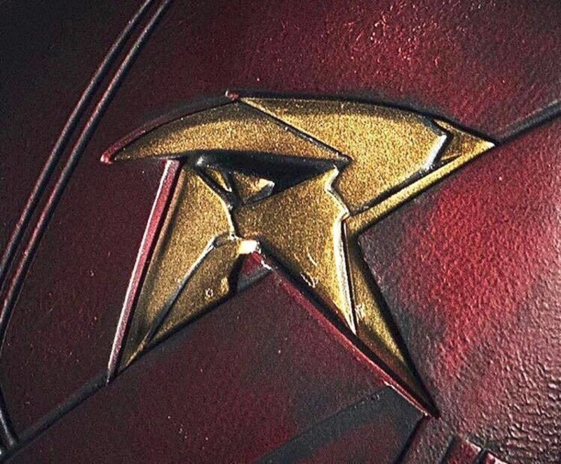 Titans Robin Chest Emblem