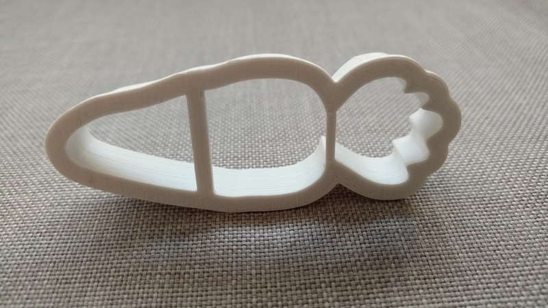 Carrot cookie cutter