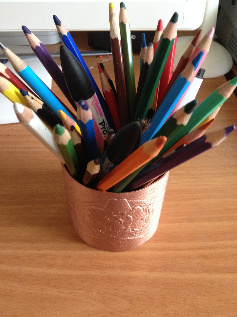 Skull pen holder