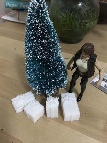 Holiday Present Box (1:18 scale) 3D Print 184215