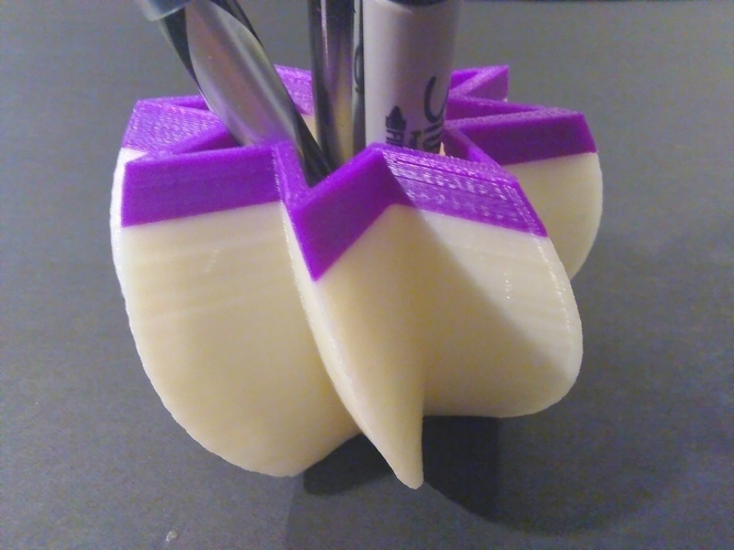 Twisty Vase or Penhoder 3D Print 184442