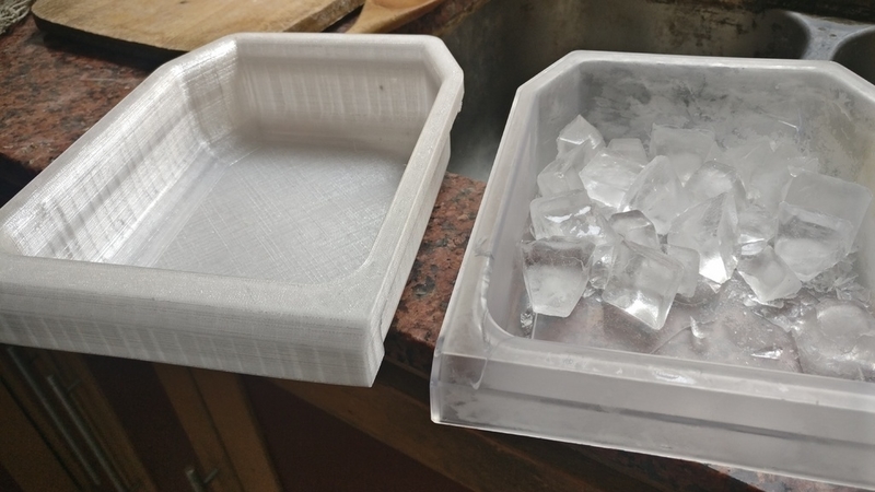  Ice Cube Tray A SUI 43602-0123 ps