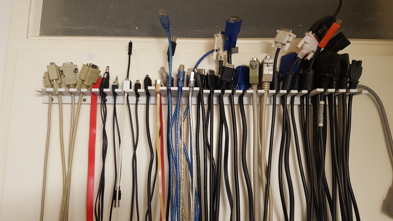 Cable organizer