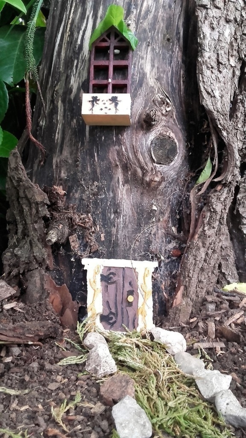 Miniature window