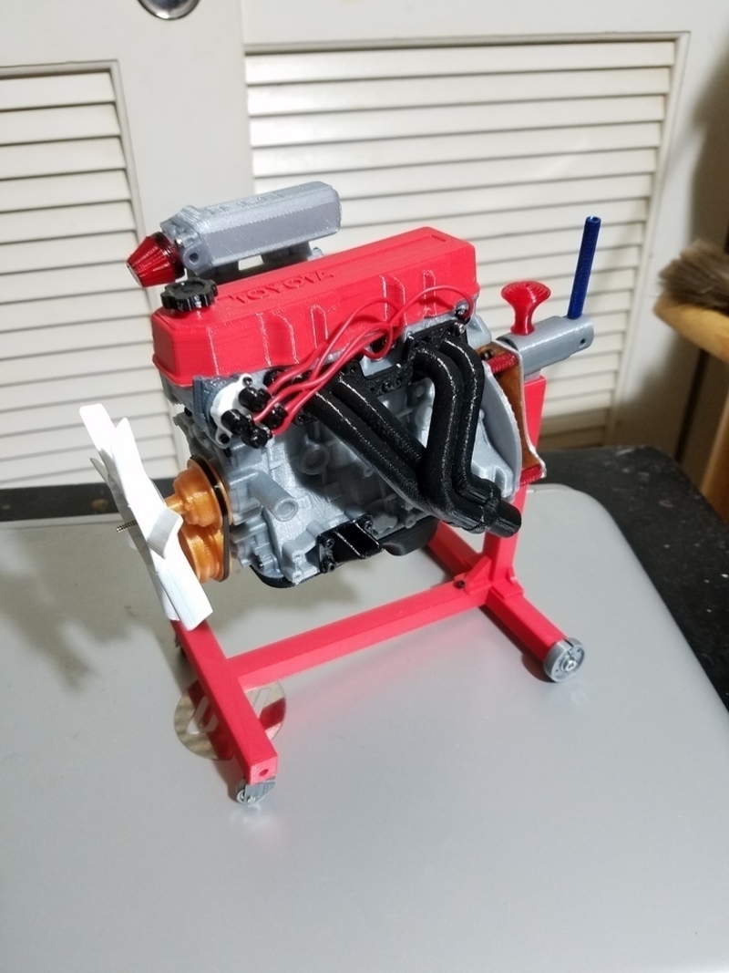 1/10 scale Toyota 22RE Motor. working model