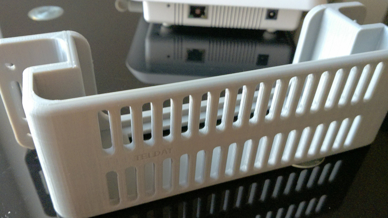 Teldat 4G/LTE periperal device wall mount