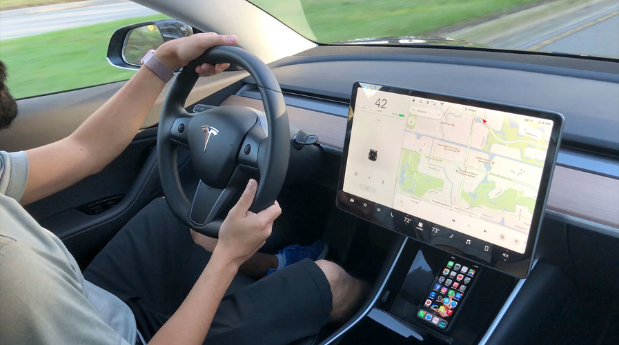 Car Qi Charger - Tesla Model 3