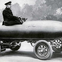 La Jamais Contente balloon car - Thumbnail 3