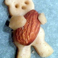 Bear Hug Cookie Cutter - Thumbnail 2