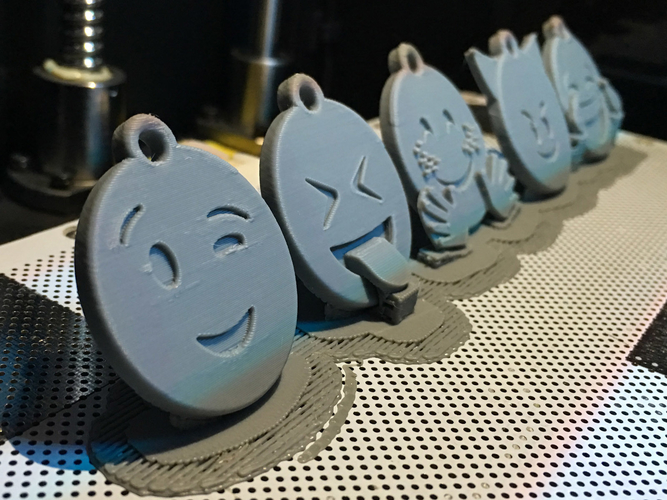 Emoji faces keychain 3D Print 199328