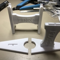 RC Truck Axle Stand for Shelf Display - Thumbnail 2