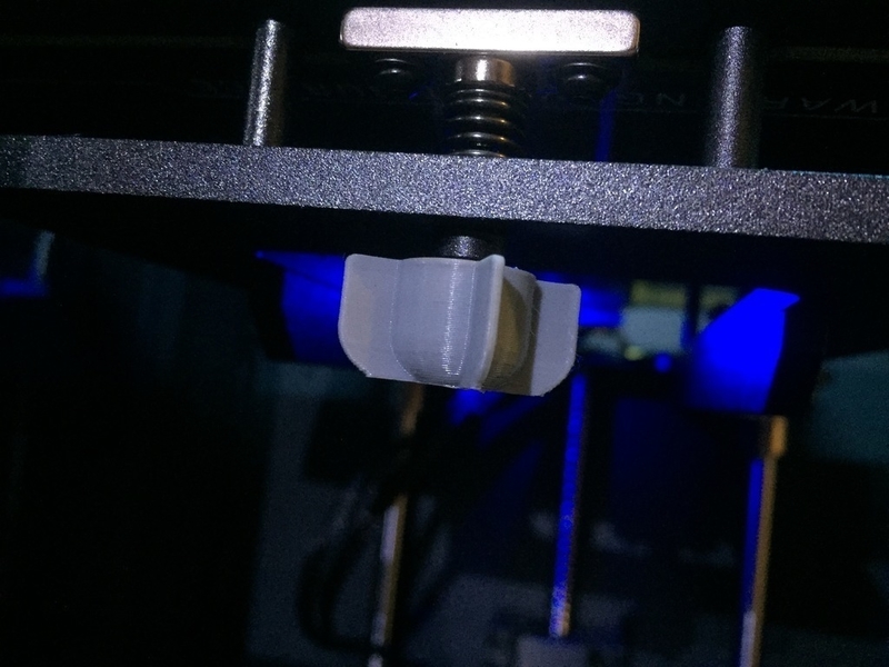 Butterfly knob for flat zortrax M200