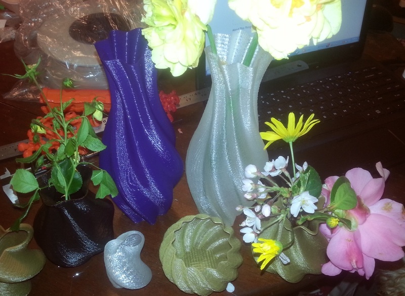 Bowl and vases with openscad source file polygon generator.