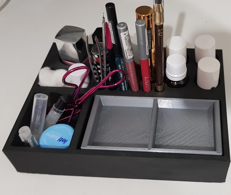 maker up organizer
