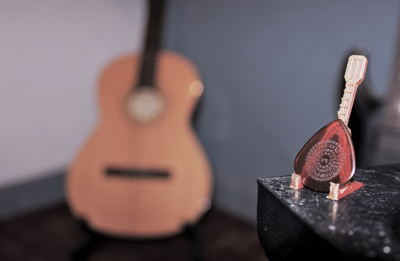 Small Guitar Pick Holder
