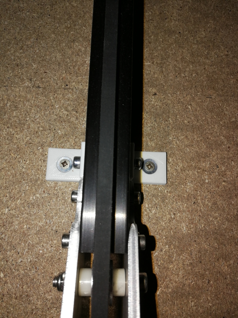 Simple corner bracket