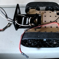 ZUMO chassis + d.c. Motor Driver + RoboGuts™ + PICAXE 28X2 - Thumbnail 2