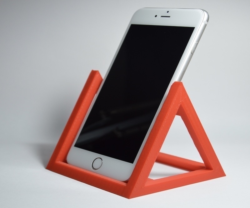 Universal smartphone docking station (also for iPhone)