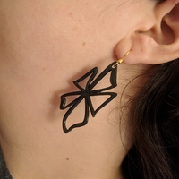 Minimal Flower Earring - Thumbnail 2