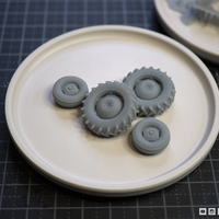 Detailed Tractor Wheels - Diecast Toy Restoration - Thumbnail 3