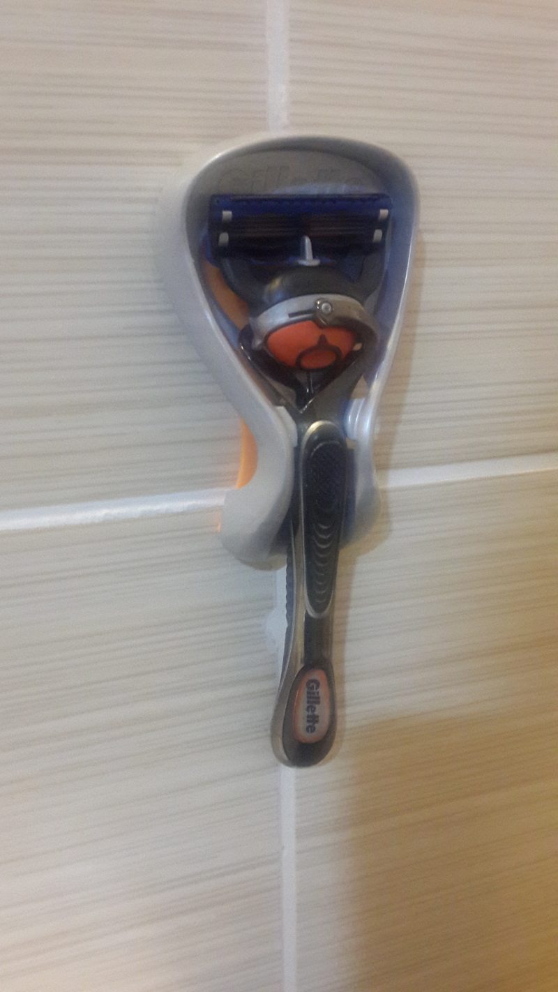 Gilette Fusion Proglide Wall Hanger