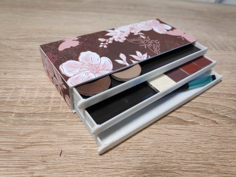 magnetic/z eye-shadow palette - 3 compartments