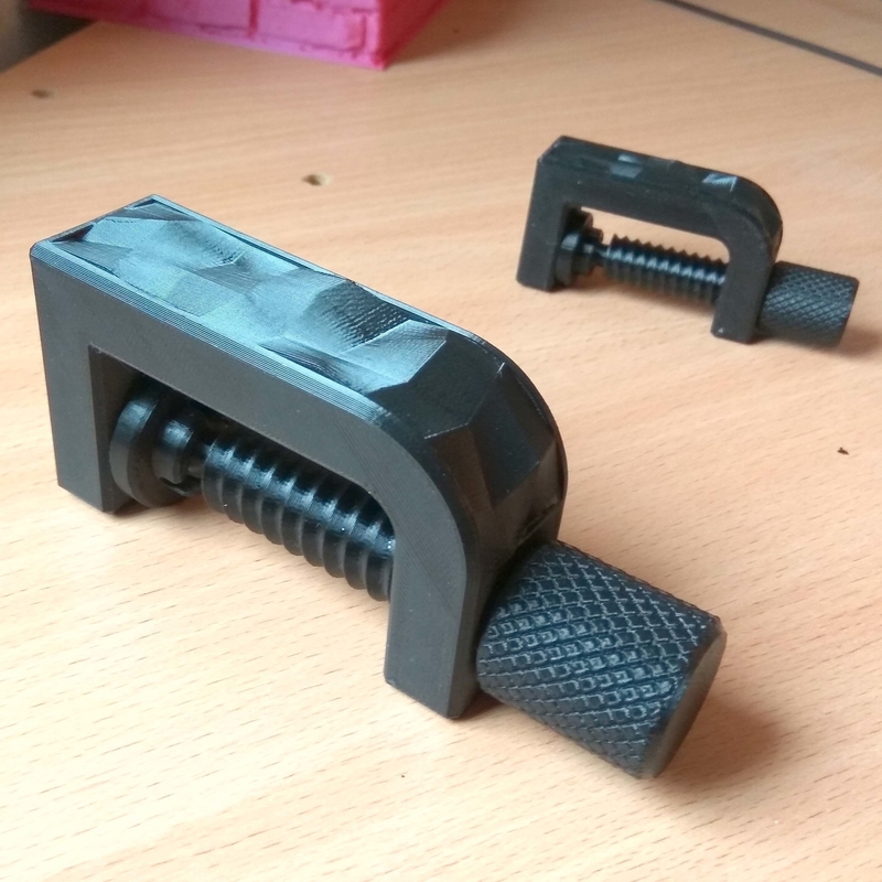 Clamp with low-poly inlay \ dual extruder