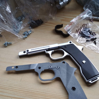 Star Wars - Qi'Ra's Blaster - FOR COSPLAY - Thumbnail 17