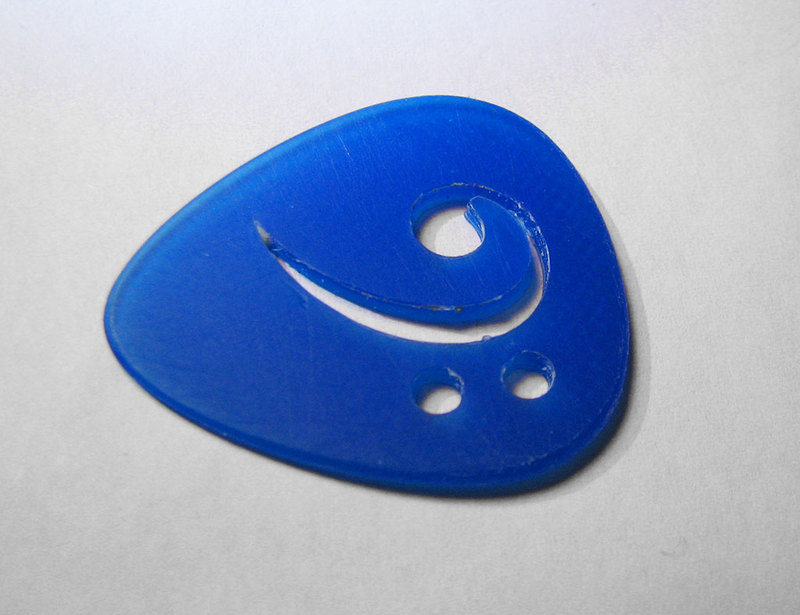 Bass pick