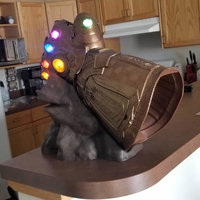 Marvel Legends Series Infinity Gauntlet  Display Stand - Thumbnail 2