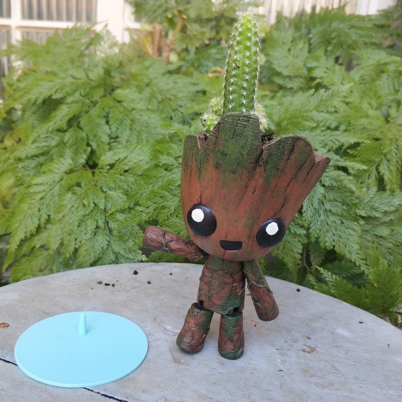 GROOTY THE ARTICULATED PLANTER