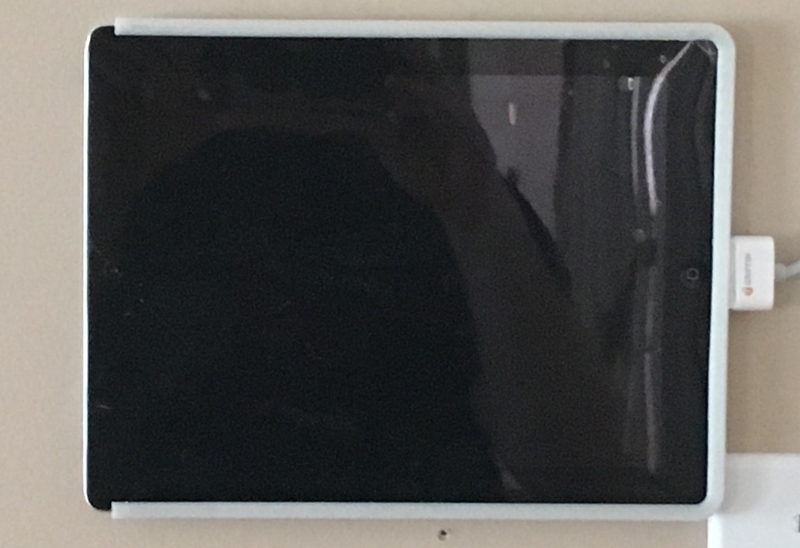 Basic iPad gen 2 wall mount