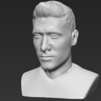 Robert Lewandowski bust ready for full color 3D printing - Thumbnail 14