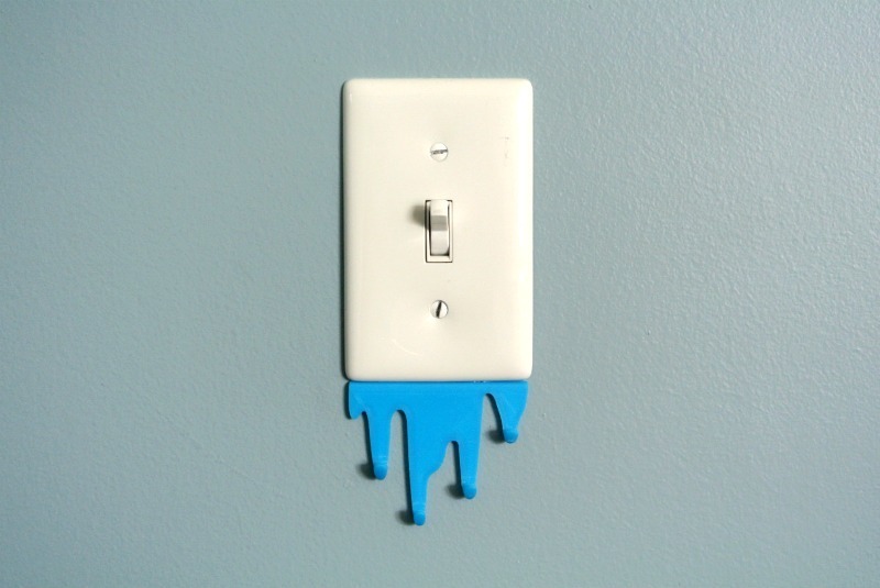 Liquid spill shaped hook