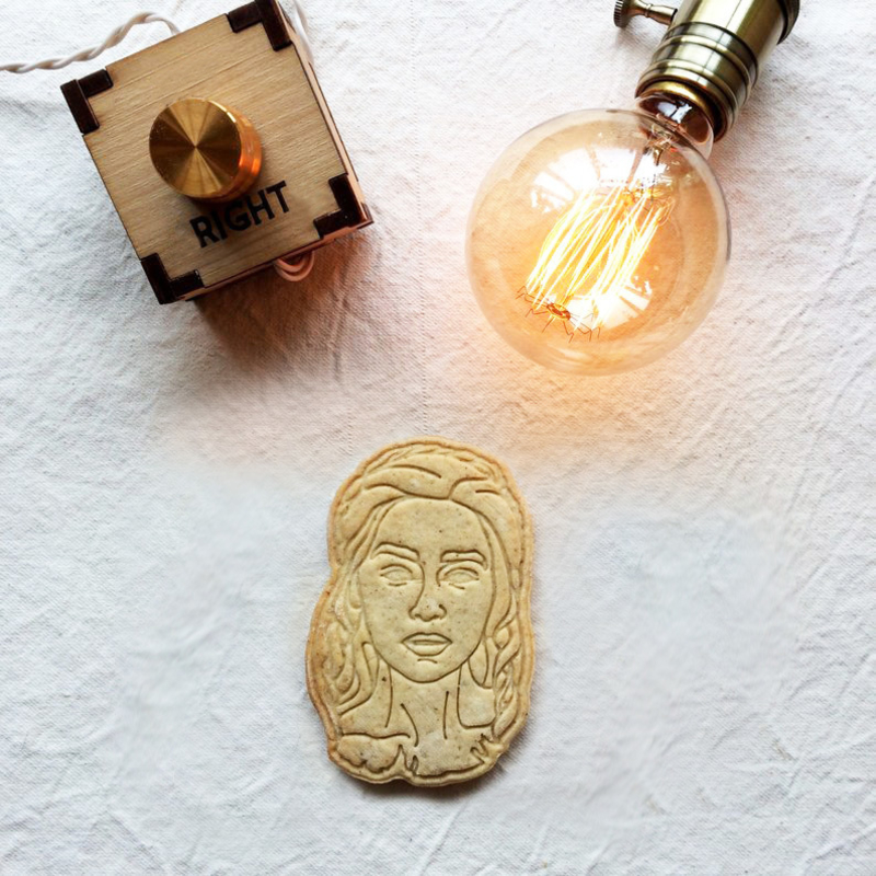 Game of Thrones cookie cutter .  Daenerys Targaryen cookie stamp