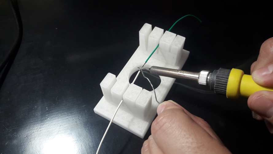 Soporte para soldar cables. 3D Print 234845