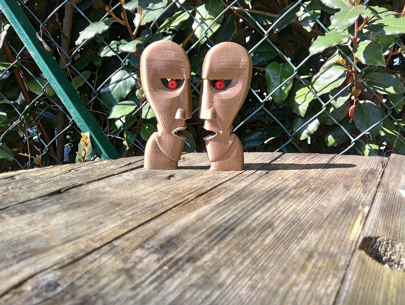 STATUE DIVISION BELL PINK FLOYD