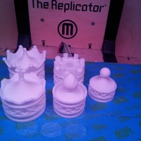 Double Spiraled Chess Set - Thumbnail 1