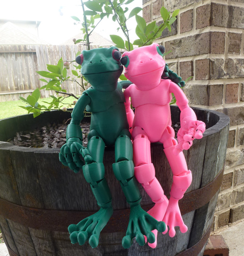 Froggy: the 3D printed ball-jointed frog doll