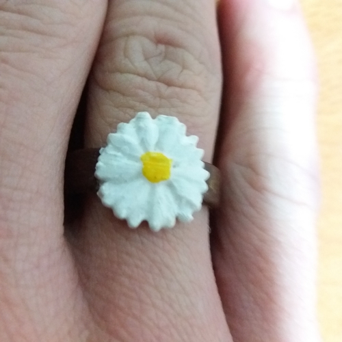 Ring with embossed and overflowing daisy  3D Print 238185