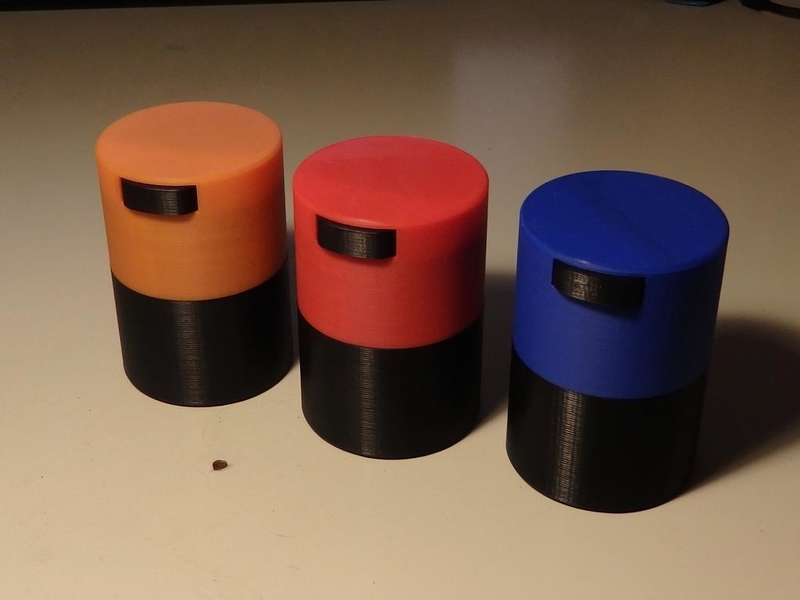 Herb container with valve cup opening - middle