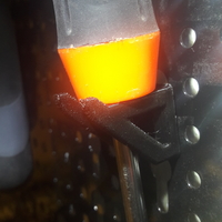 Pegboard screw holder - Thumbnail 1