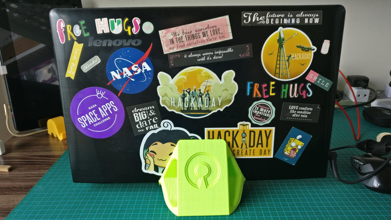 Vertical laptop stand