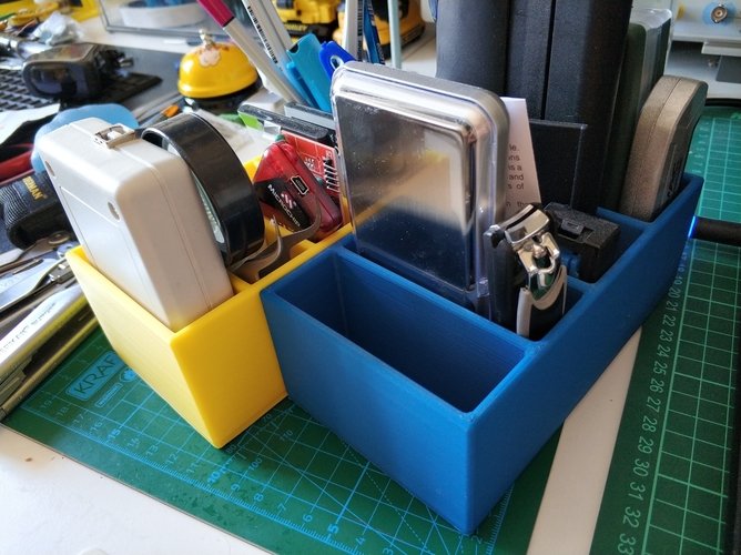Small organizer box for desk top